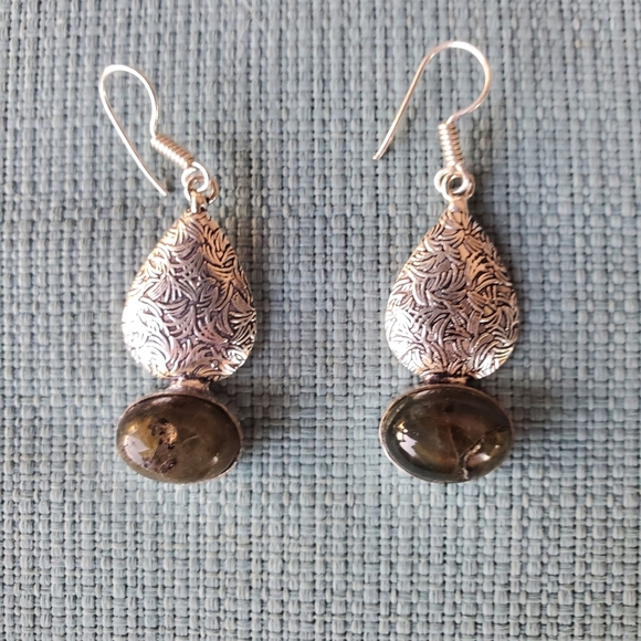 New Labradorite Silver Earrings. - Picture 9 of 9